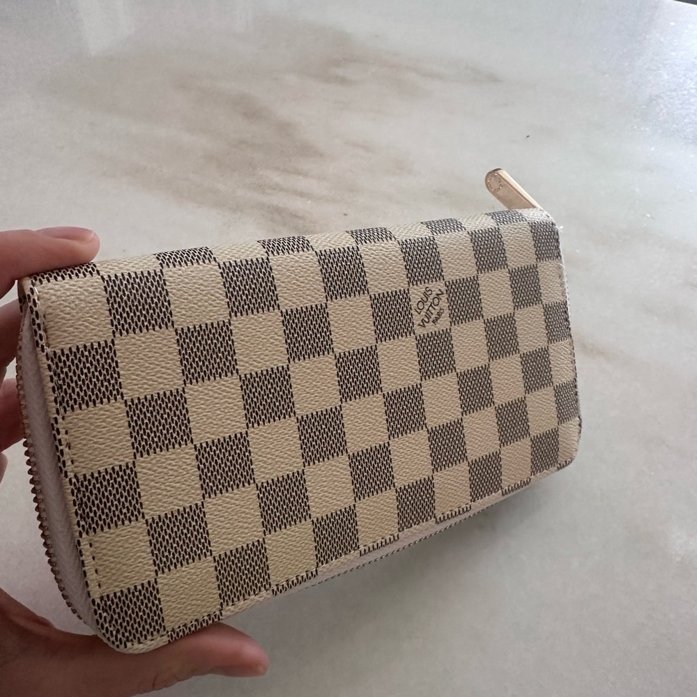 Checkered Zip Wallet - Picture 3 of 4